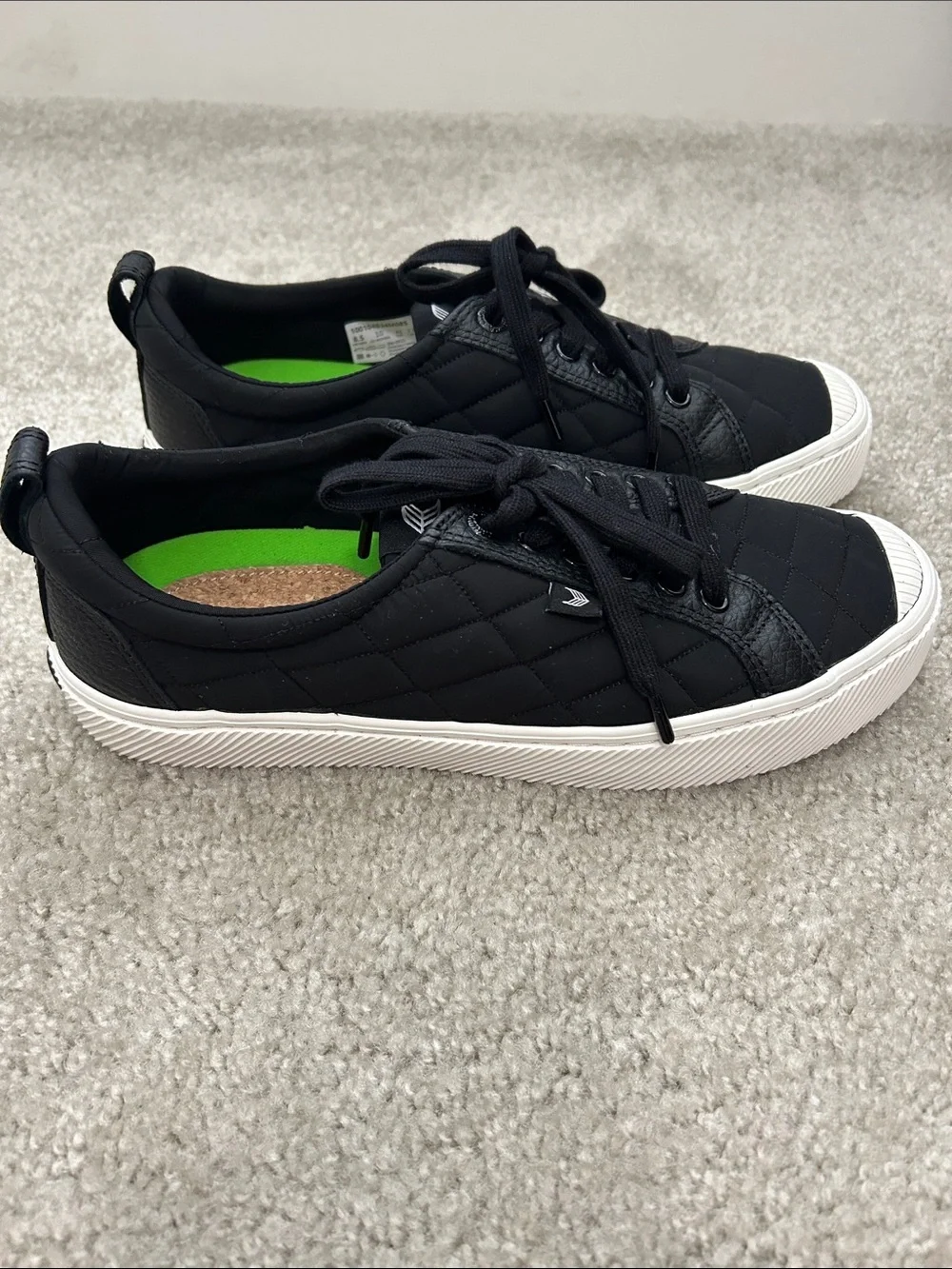 Cariuma Black Quilted Low-Top Sneakers - Casual Lace-Up Size 10 Womens